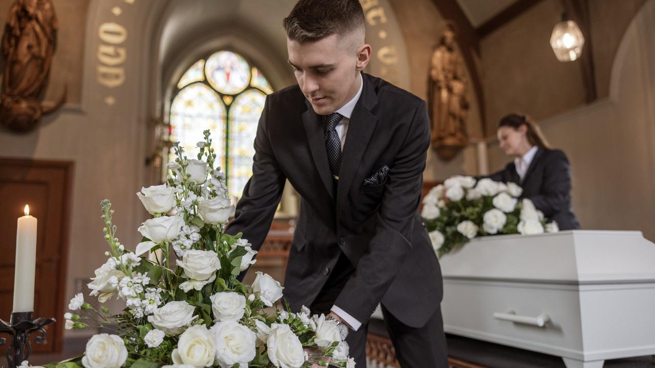 bild för innehållsblock till sidan Ceremoni med kista